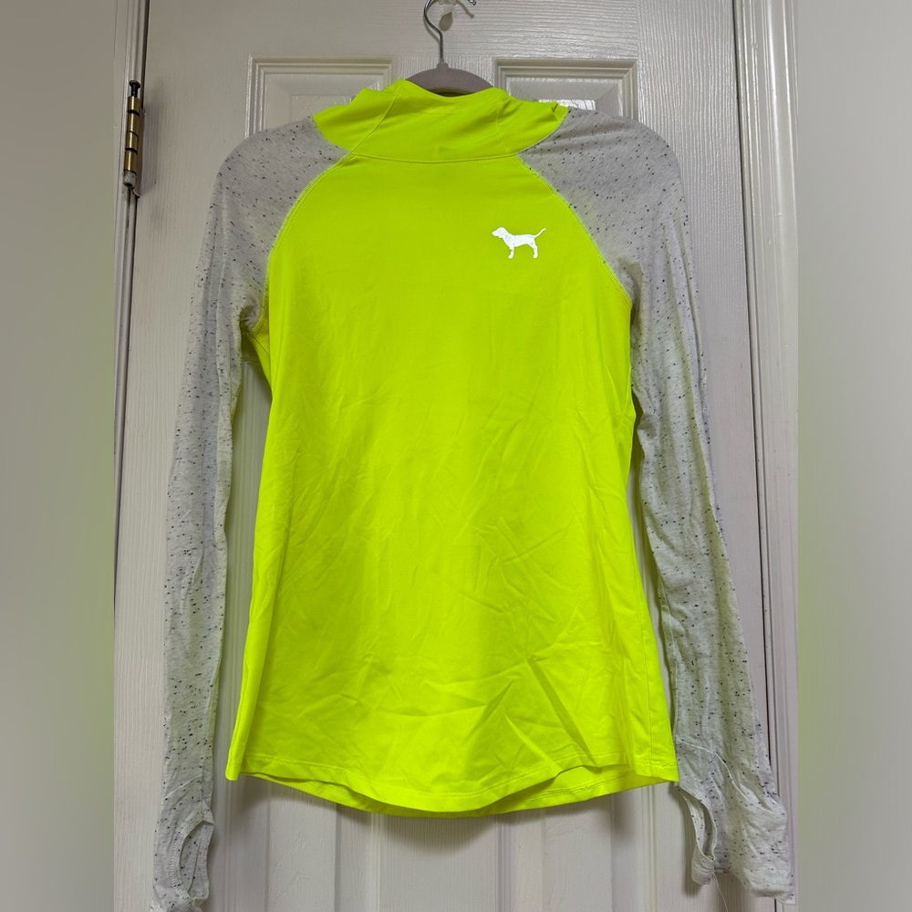 VS Pink Medium Long Sleeve Workout Long Sleeve